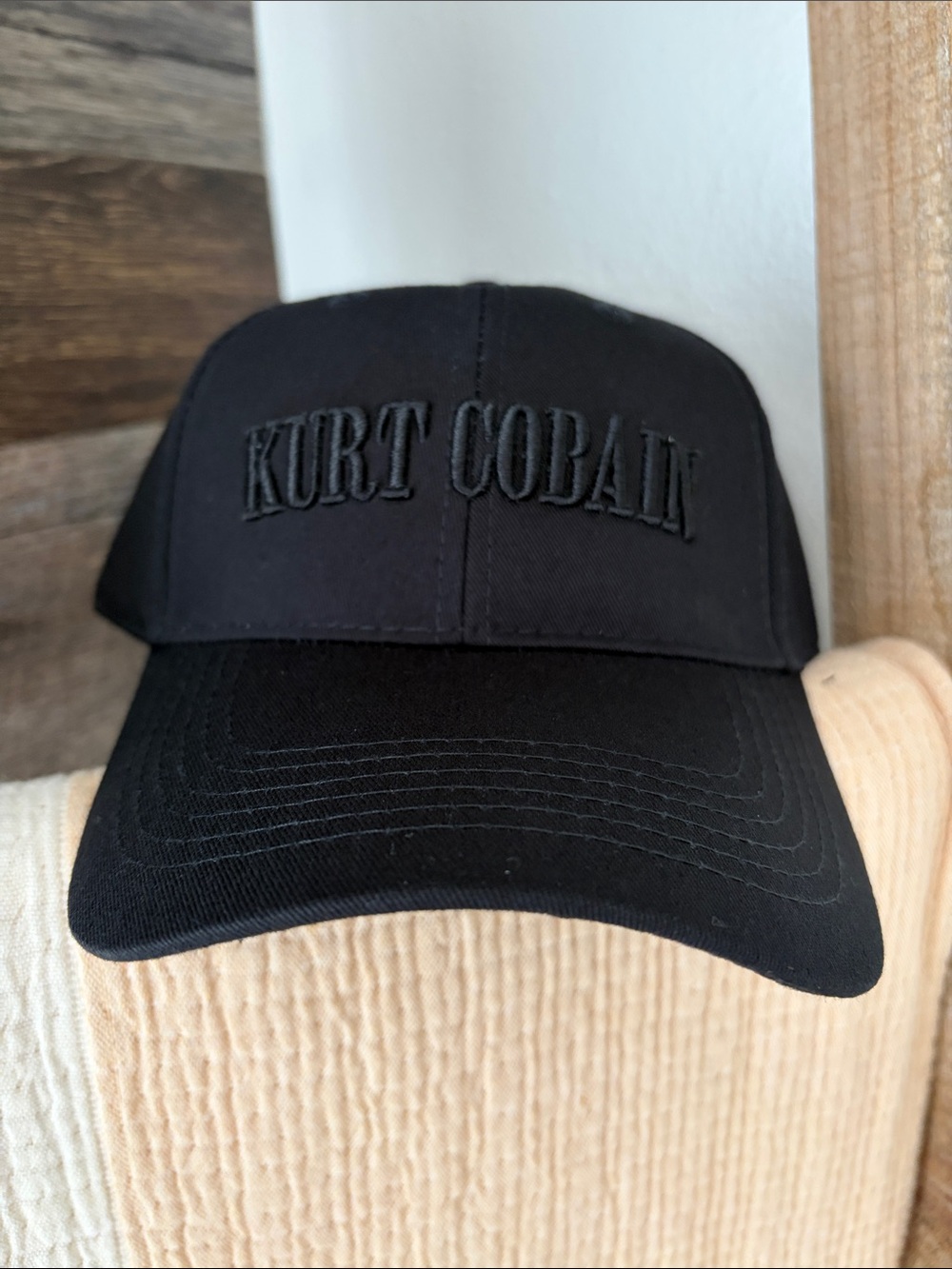 🆕 Kurt Cobain Embroidered SnapBack Cap